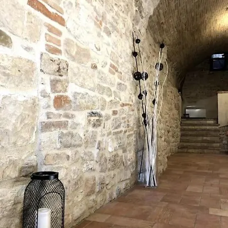 Rossovino Stone Loft Gubbio